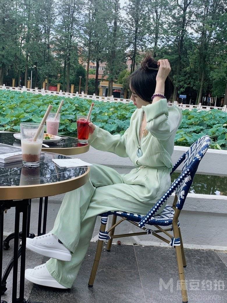 清新模特