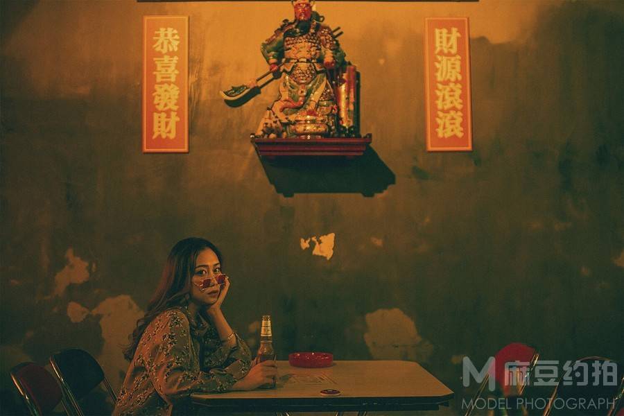 情绪模特