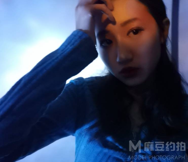 情绪模特
