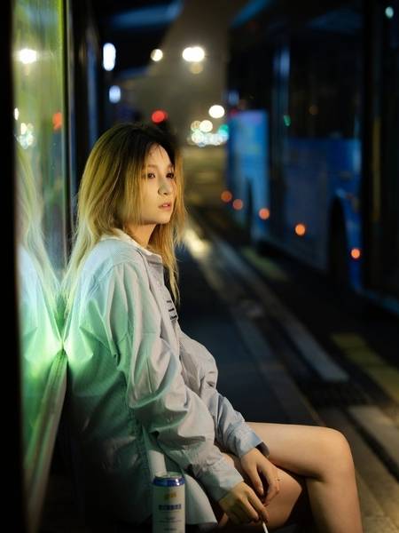 情绪模特