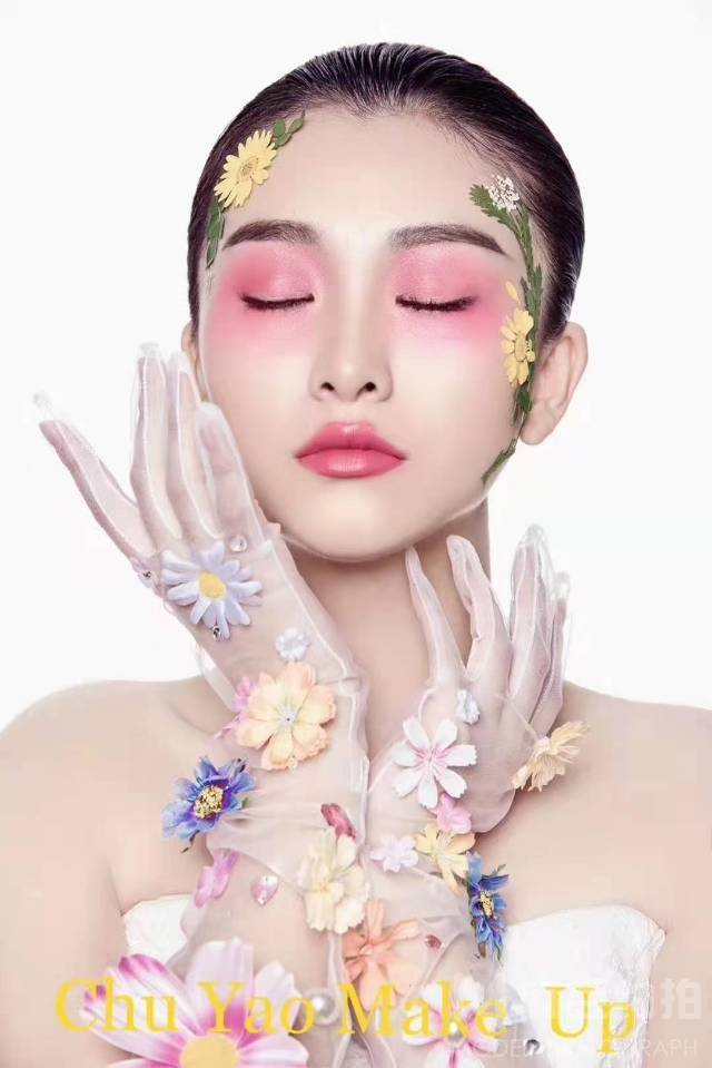 妆容模特