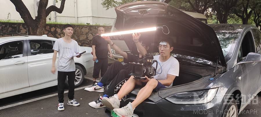 黑白模特
