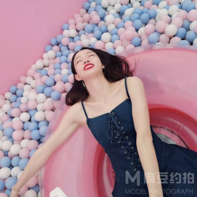 校园模特