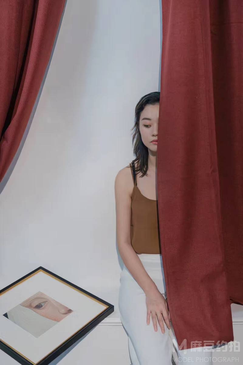 情绪模特