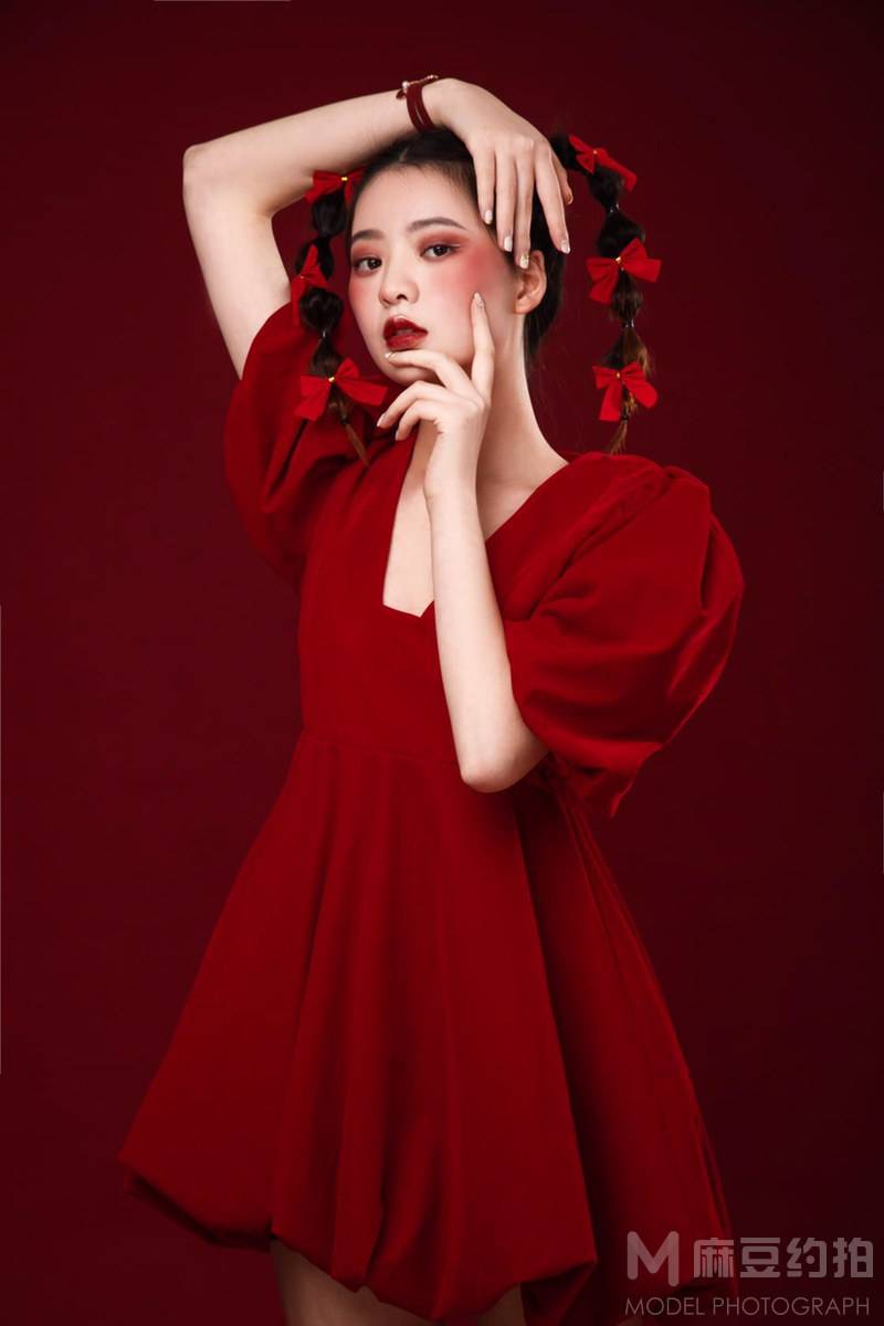 黑白模特