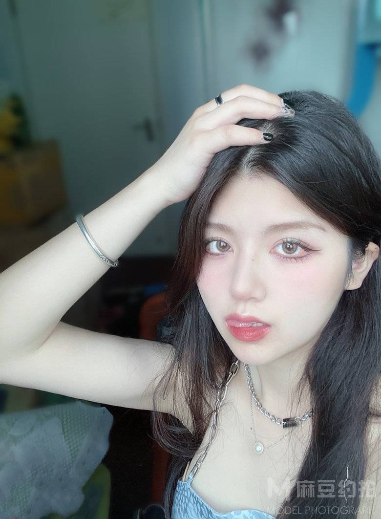妆容模特