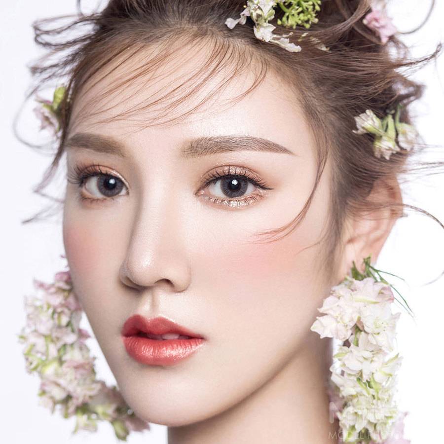 妆容模特