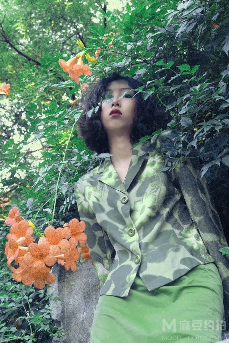 情绪模特