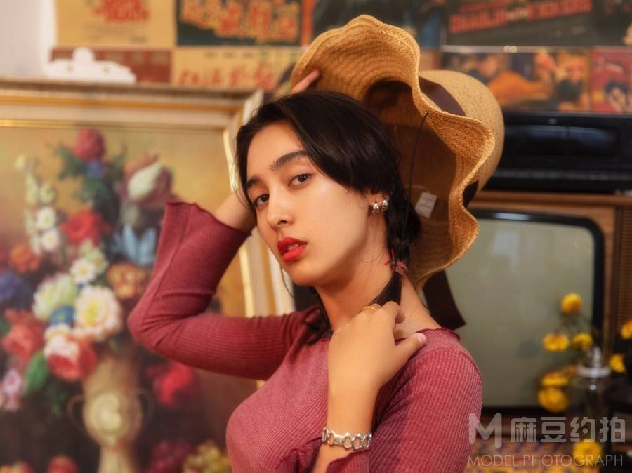 情绪模特