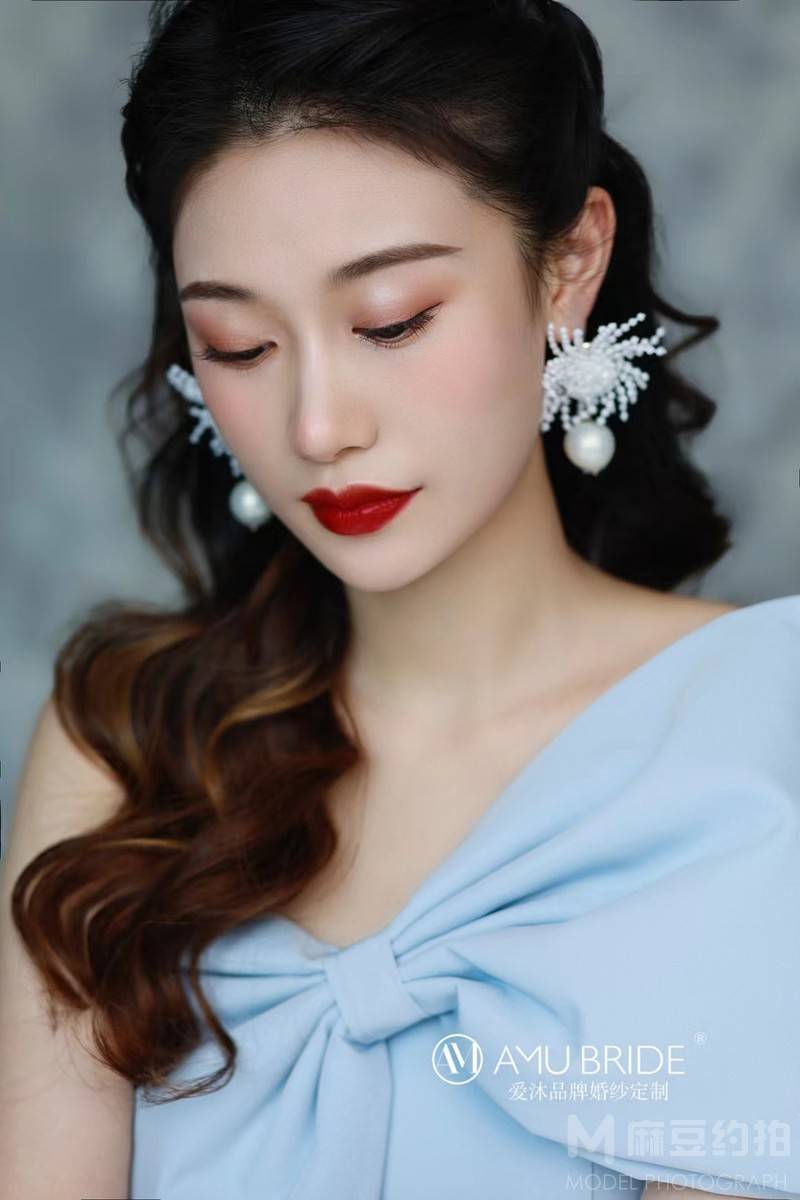 妆容模特