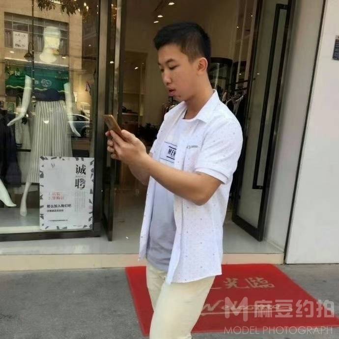校园模特