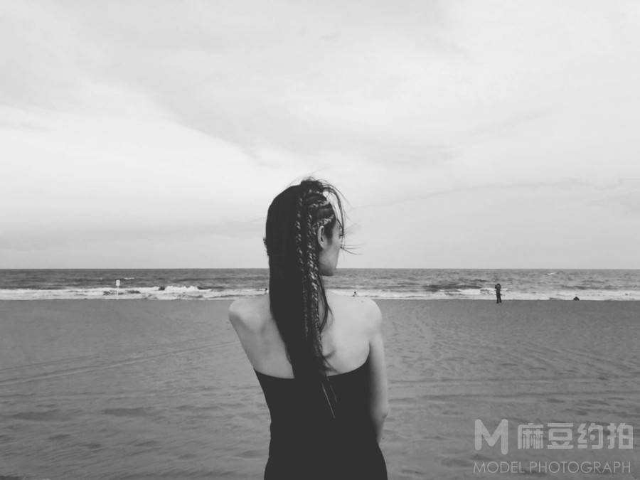 黑白模特