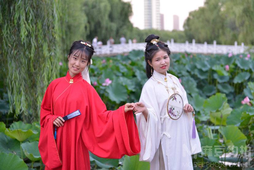 汉服模特