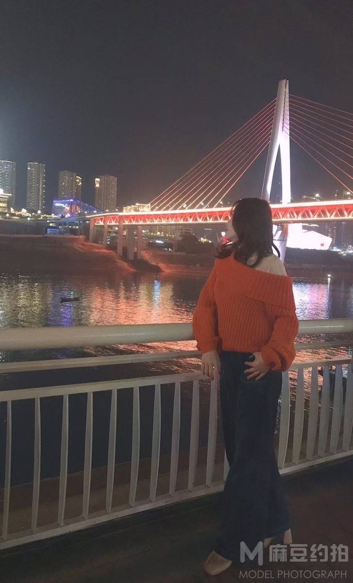 夜景模特