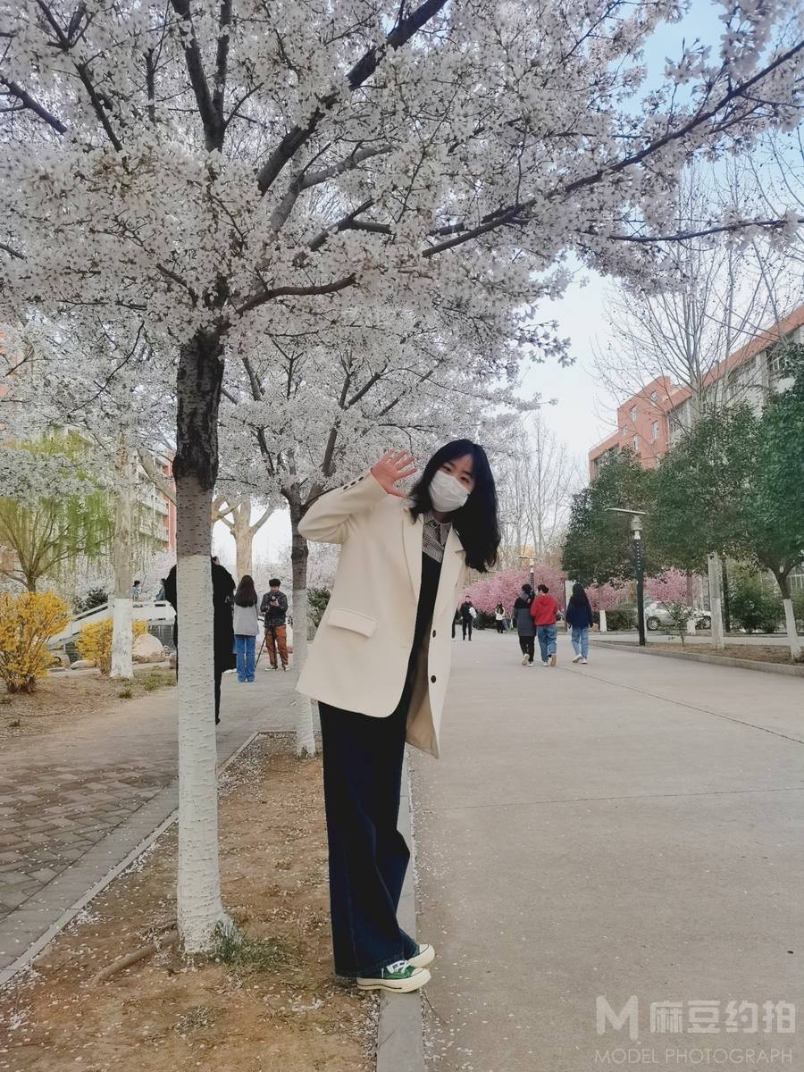 校园模特