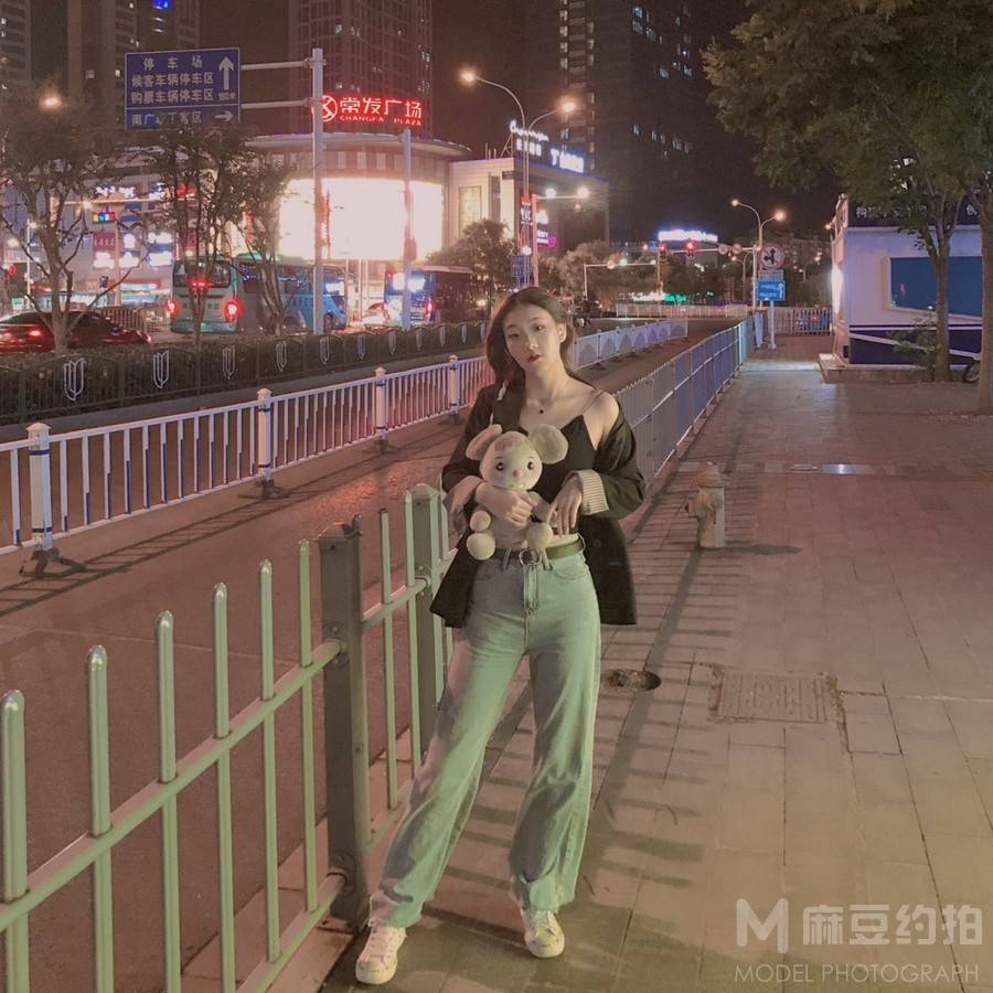 夜景模特