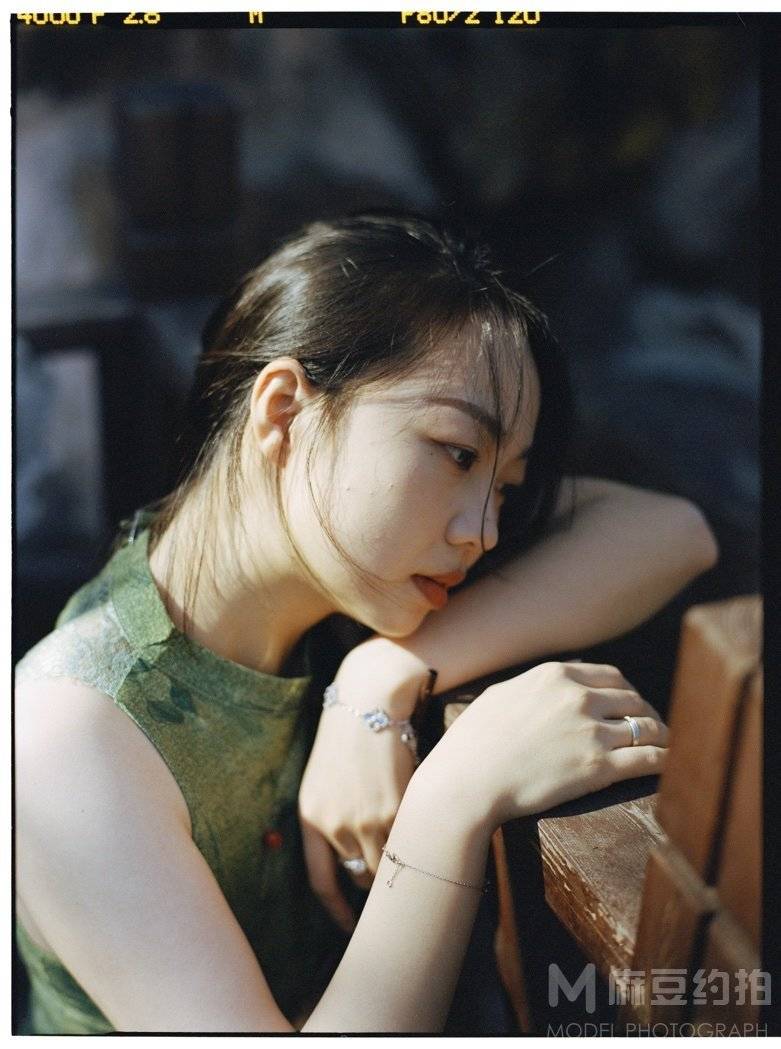 胶片模特