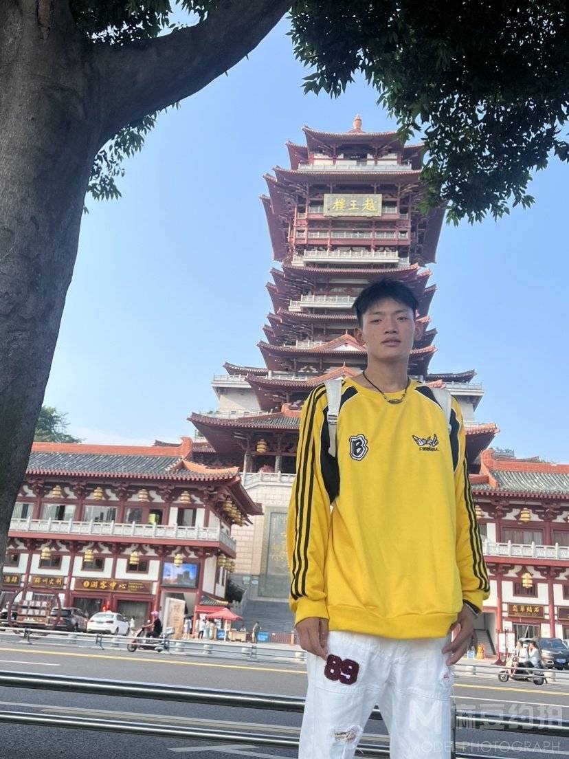 黑白模特
