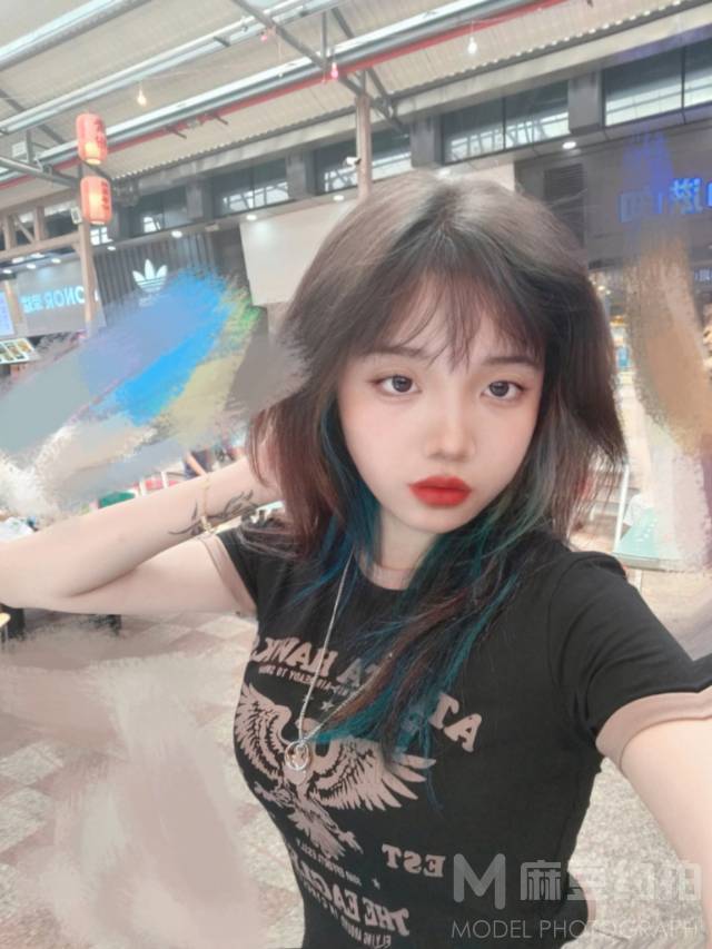 情绪模特