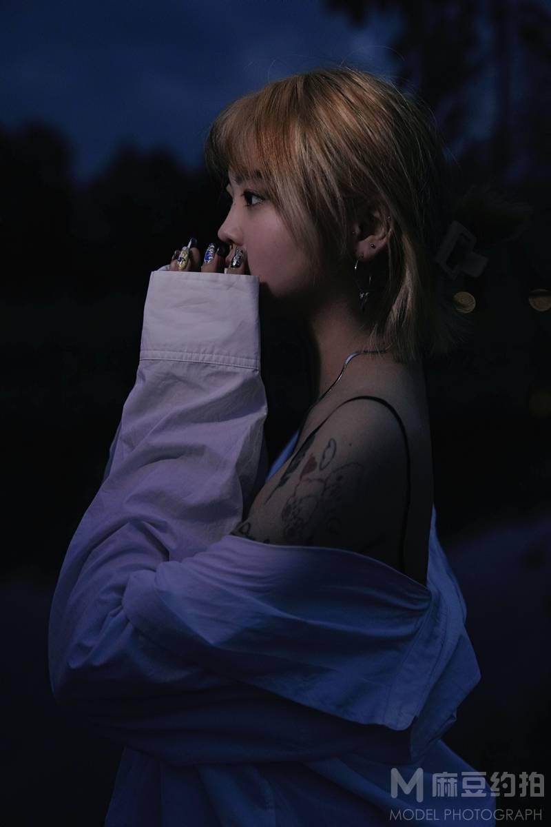 情绪模特