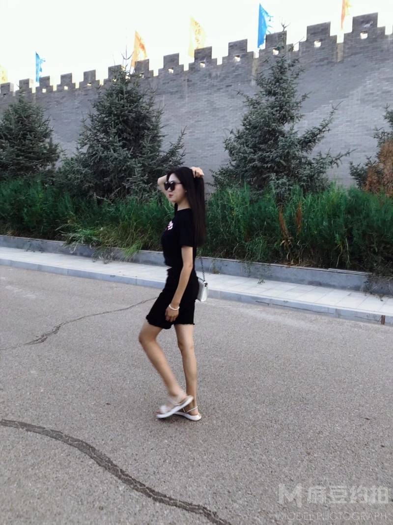 校园模特