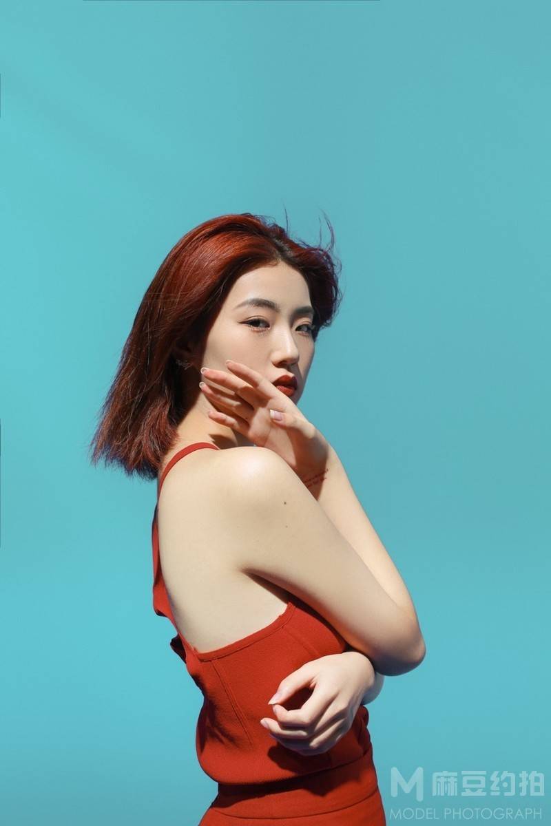 黑白模特