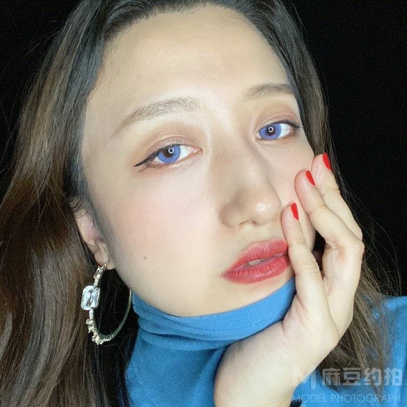 情绪模特