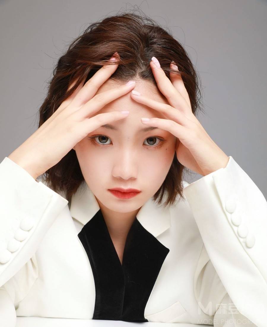 妆容模特