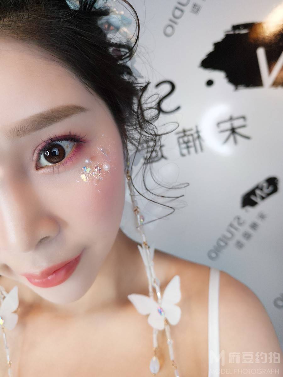 妆容模特