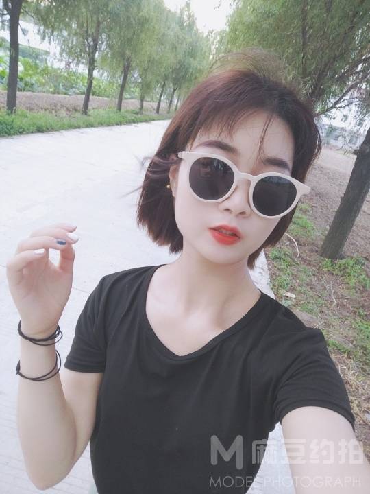 纪实模特