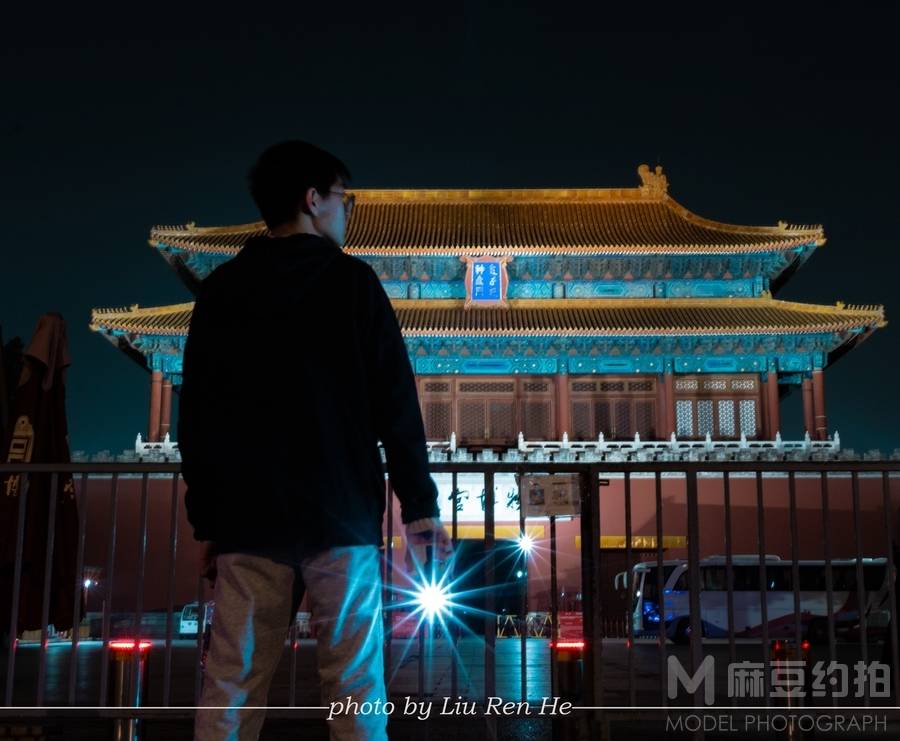 情绪模特