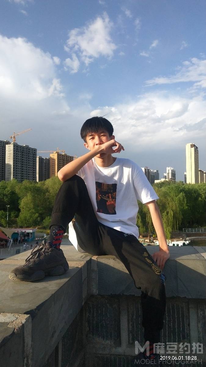校园模特