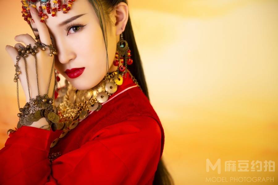 情绪模特