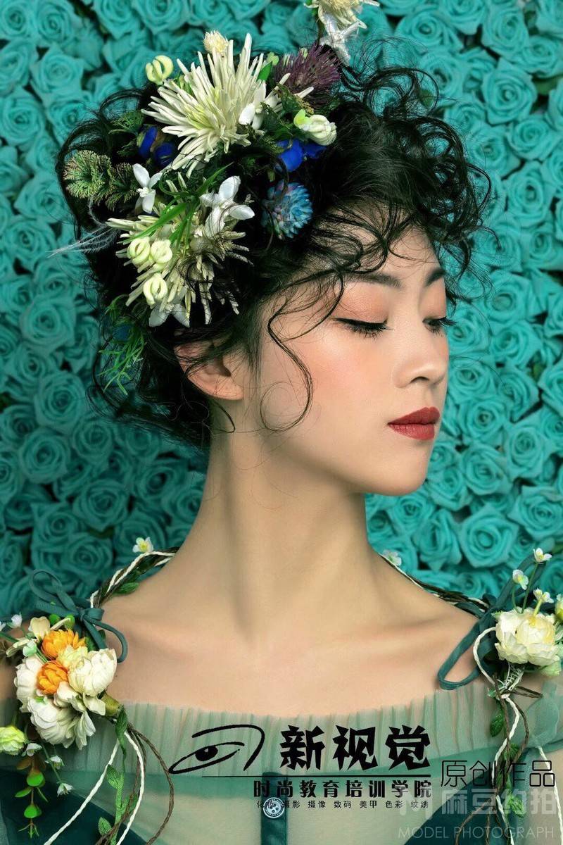 妆容模特