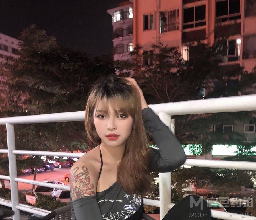 情绪模特