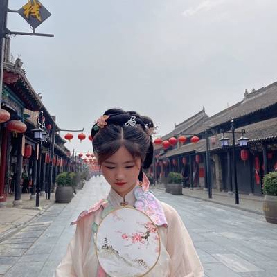 汉服模特