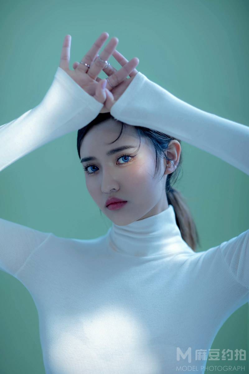 情绪模特
