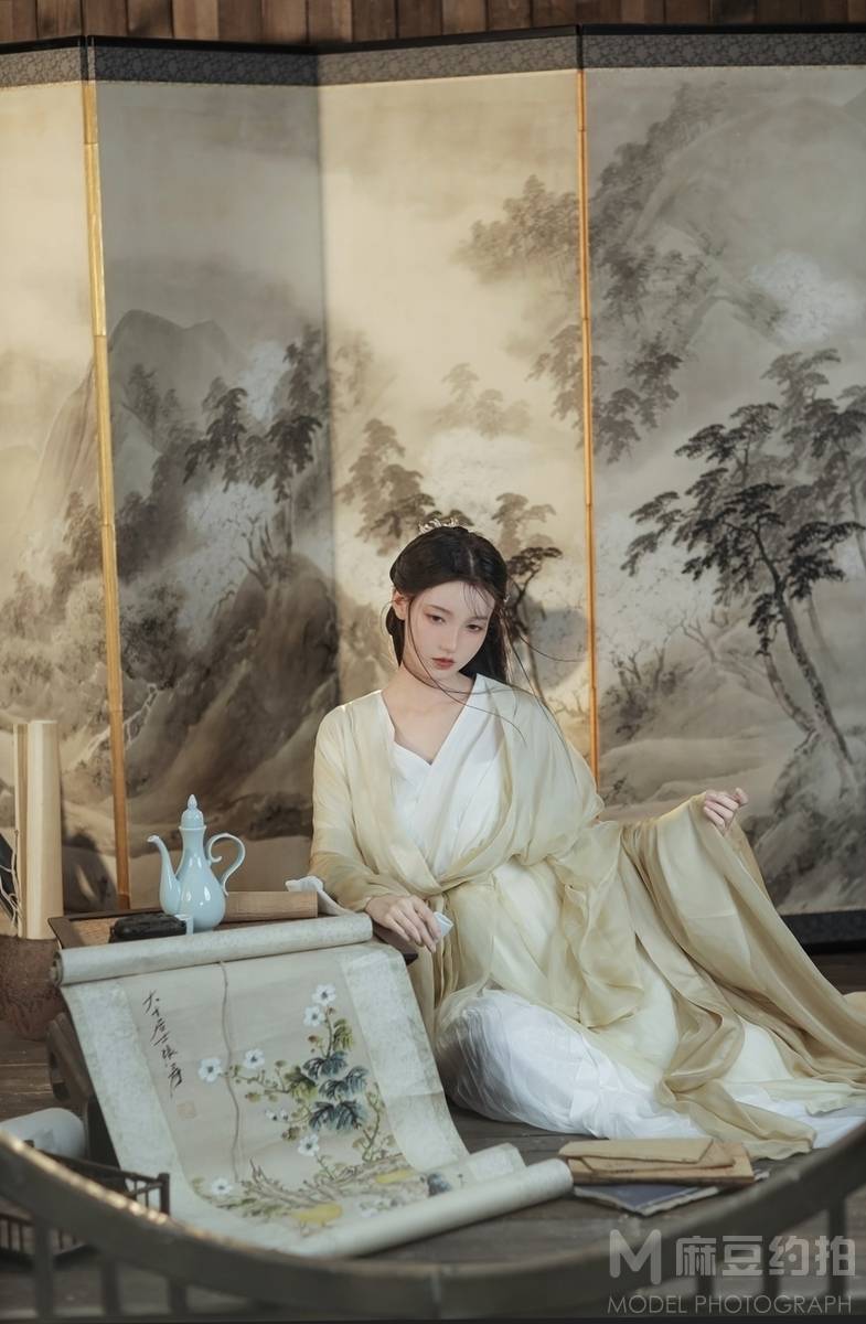 情绪模特