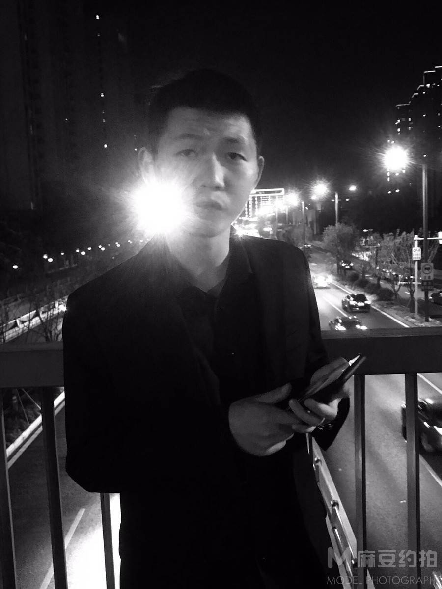 黑白模特
