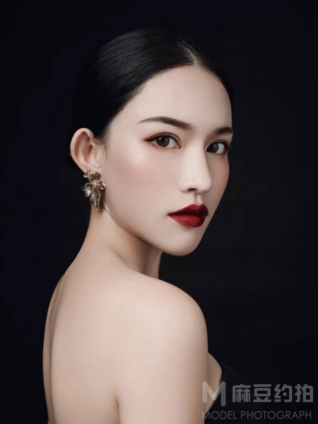 妆容模特