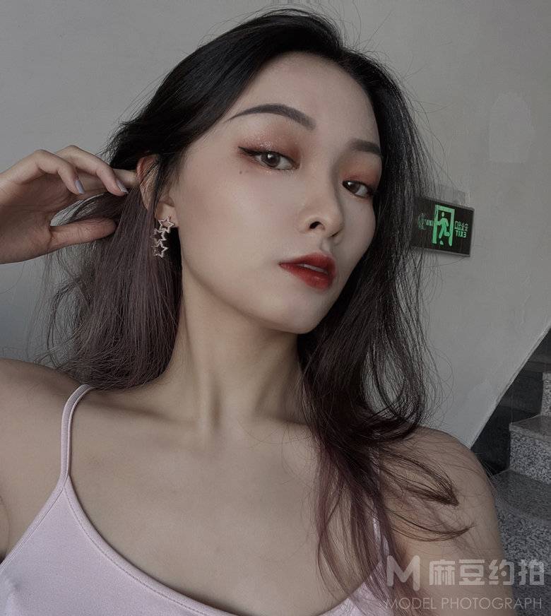 胶片模特