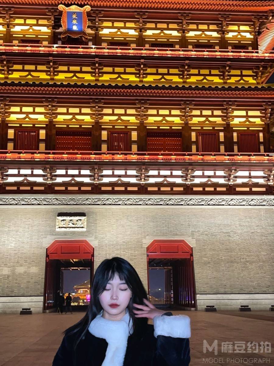 校园模特