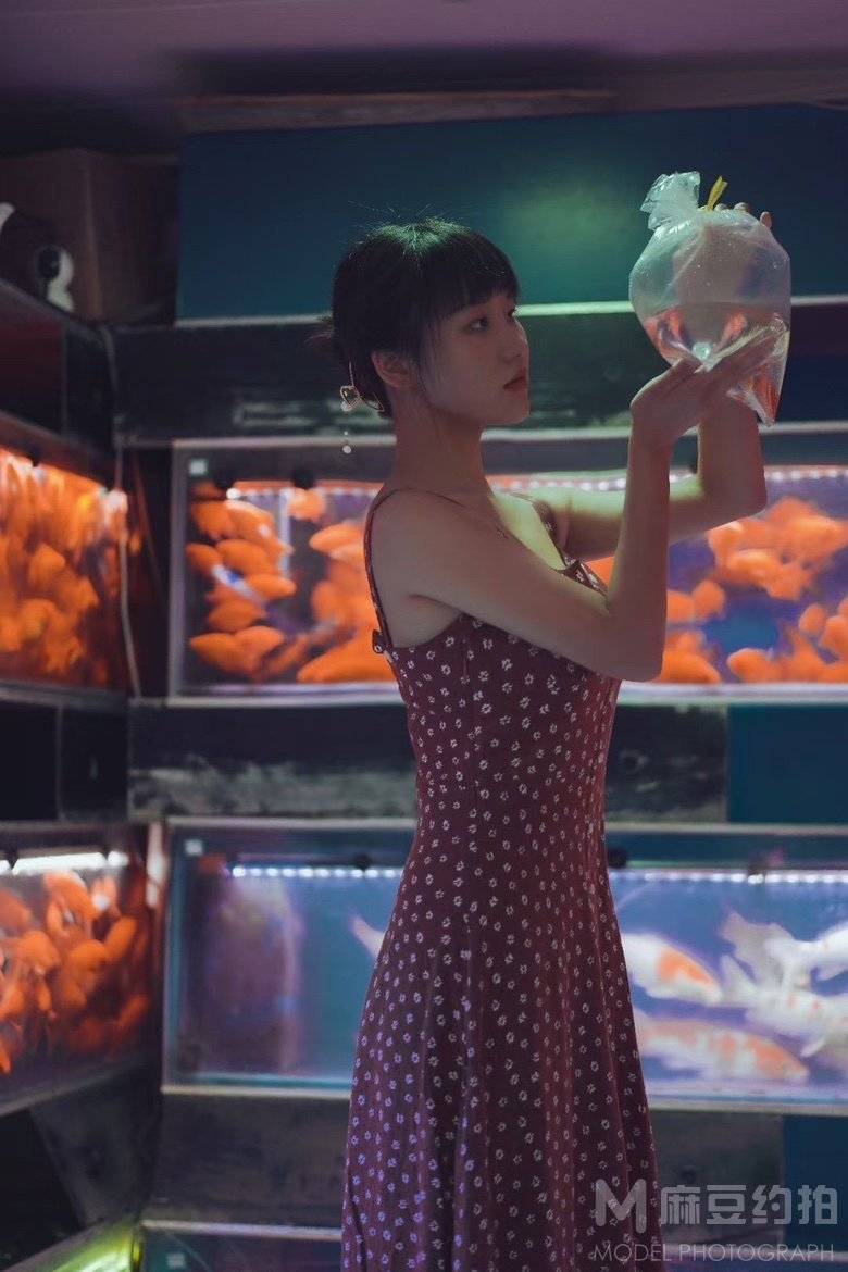 情绪模特