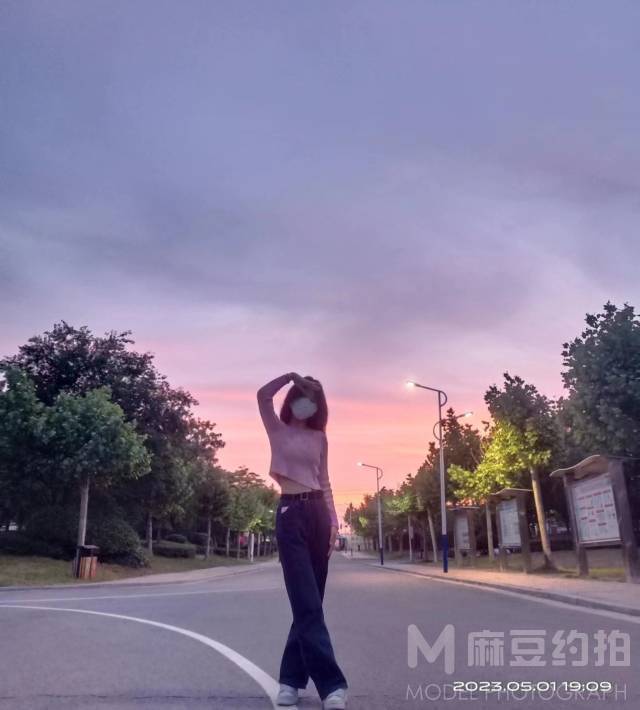 校园模特