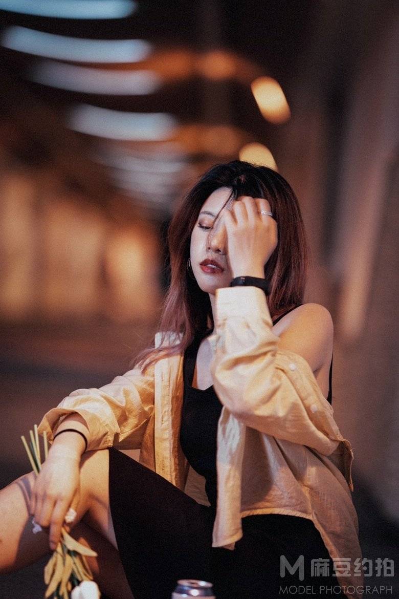 情绪模特