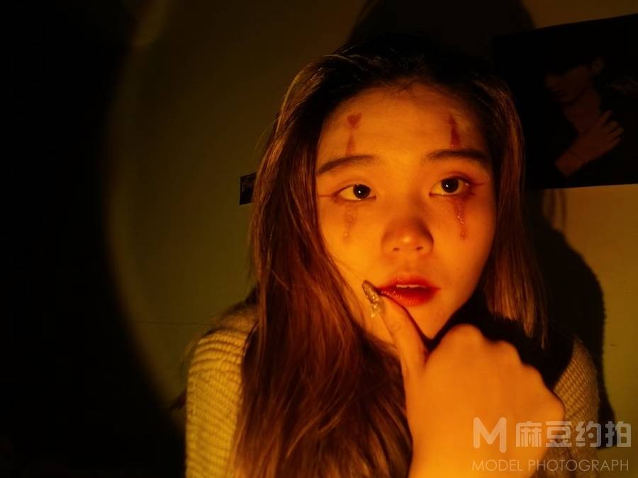 情绪模特