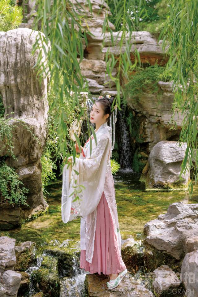 汉服模特