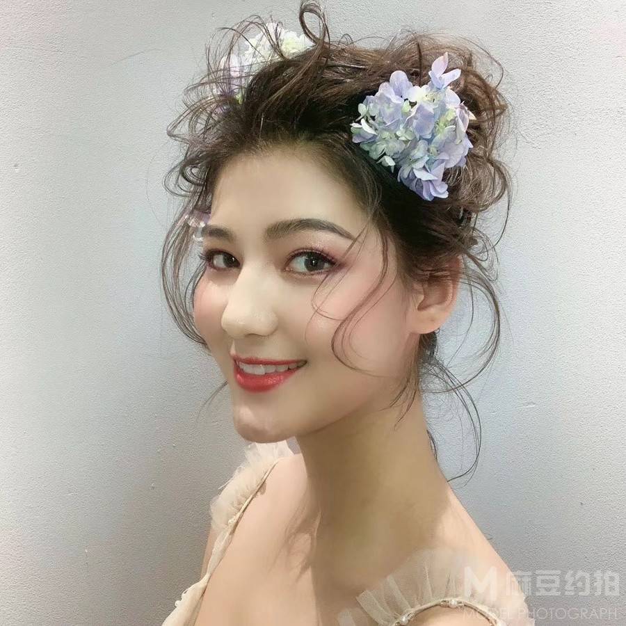 妆容模特