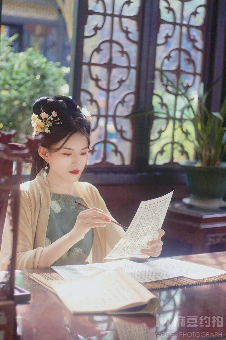 汉服模特