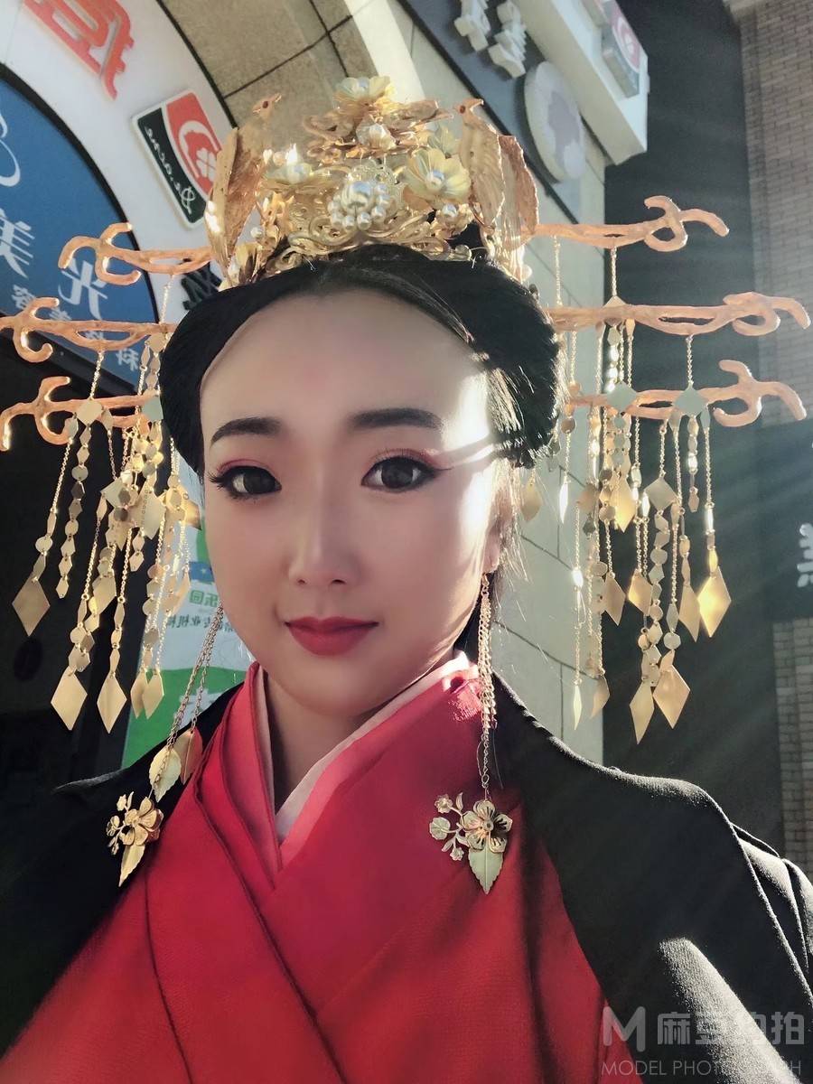 情绪模特